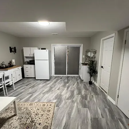 Oxon Hill Cosy Middle Unit 2 Bedroom And 1Bath Near Gaylord Exterior photo